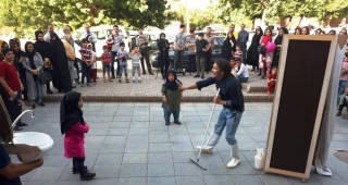 نمایش خیابانی «شهر کوچولو ترها» در همدان اجرا می‌شود