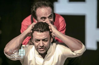 نقدی بر «نمایش روبان های مشکی را از گوشه ی قاب ها بردار»

روبان های مشکی را از گوشه ی صحنه برداریم