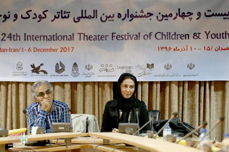 نشست هنرمندان تئاتر همدان با  مریم کاظمی