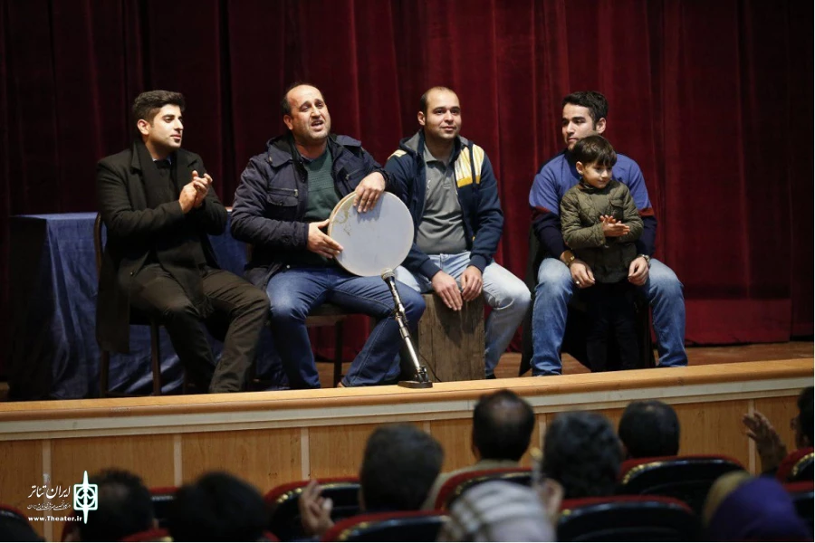 دورهمی هنرمندان حاضر در جشنواره بین‌المللی تئاتر کودک