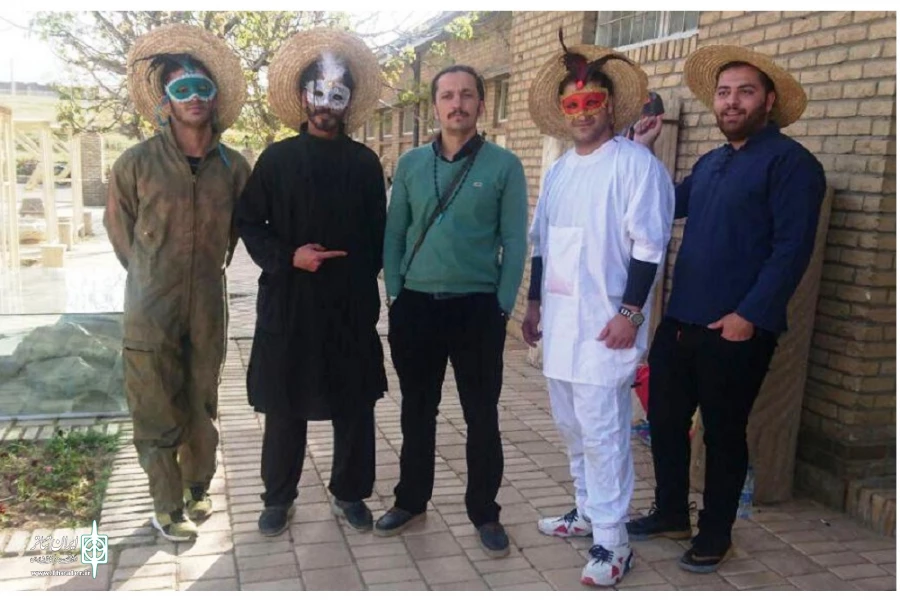 آدم باشیم