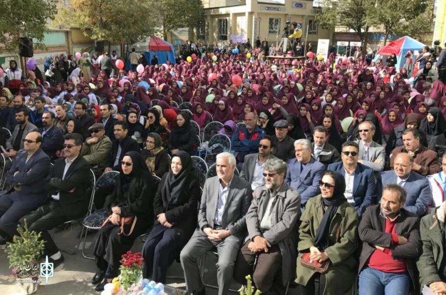 آیین رونمایی از پوستر بیست و پنجمین جشنواره بین المللی تئاتر کودک و نوجوان همدان برگزار شد 3