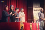 نمایش « یک داستان عامه پسند»