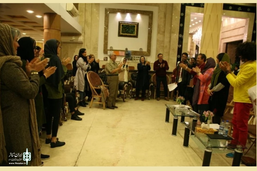 خوانش نمایشنامه "ستاره کار"