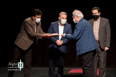 با نظر هیأت داوران نخستین دوره

برگزیدگان جشنواره نمایشنامه نویسی استان همدان معرفی شدند