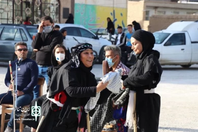 نمایش خیابانی« زنانگی»
نویسنده و کارگردان: نساء بخشی
بازیگران: نساء بخشی، منیر السادات قاضی زاده