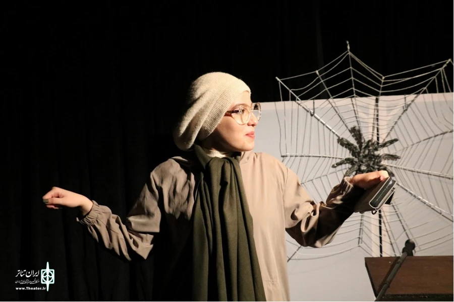 نمایش« کمدی مزخرفات»