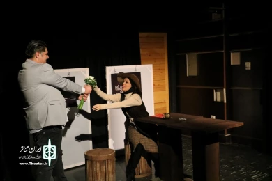 نمایش« کمدی مزخرفات»