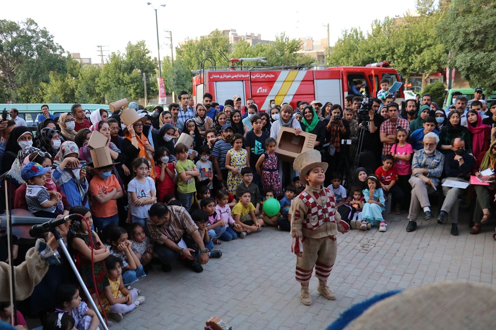 در بخش خیابانی بیست و هفتمین جشنواره بین المللی تئاتر کودک و نوجوان

نمایش خیابانی «یک روز به خصوص» در همدان اجرا می‌شود